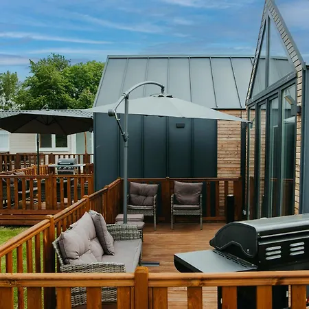 Luxury Camp - 150 M Od Suntago Park